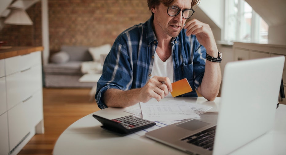 Debt Consolidation Loans: When & How to Consolidate Credit Card Debt