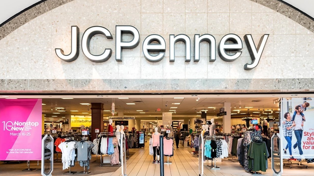 US Consumer Spending Declines Amid Winter Storms, Rebound Expected