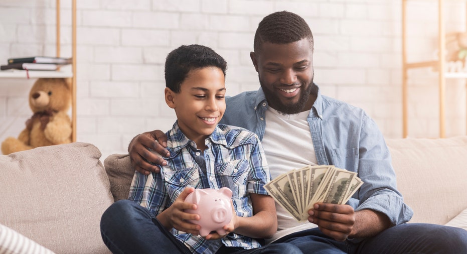 Building Credit for Gen Z: A Parent s Guide to Early Financial Success