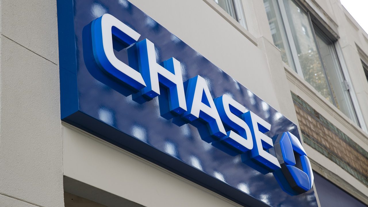 Chase Bank Corrects Account Balance Discrepancy Due to Technical Issue