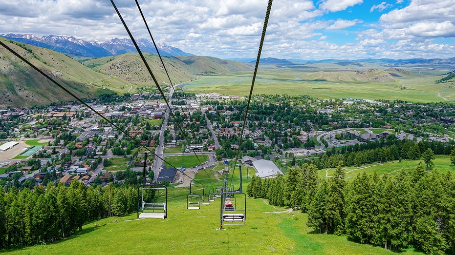 US Tax-Friendly States: Where Your Money Goes Further