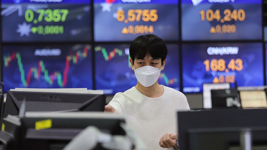 US Stock Futures Edge Higher as Markets Reopen Post-Thanksgiving