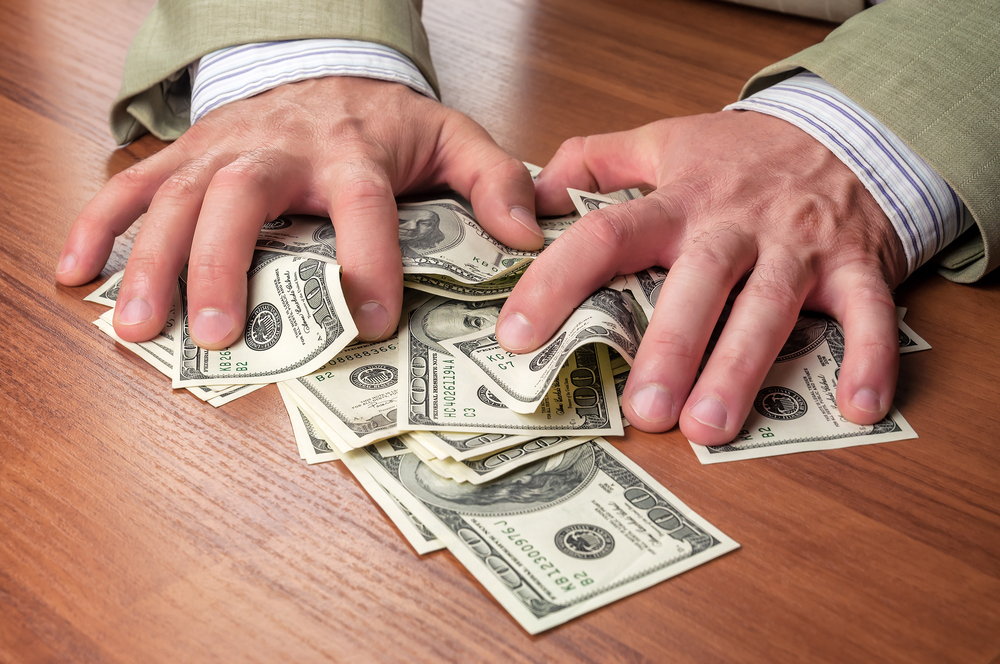 Income Inequality in the UK: The Role of Wealthy Perspectives