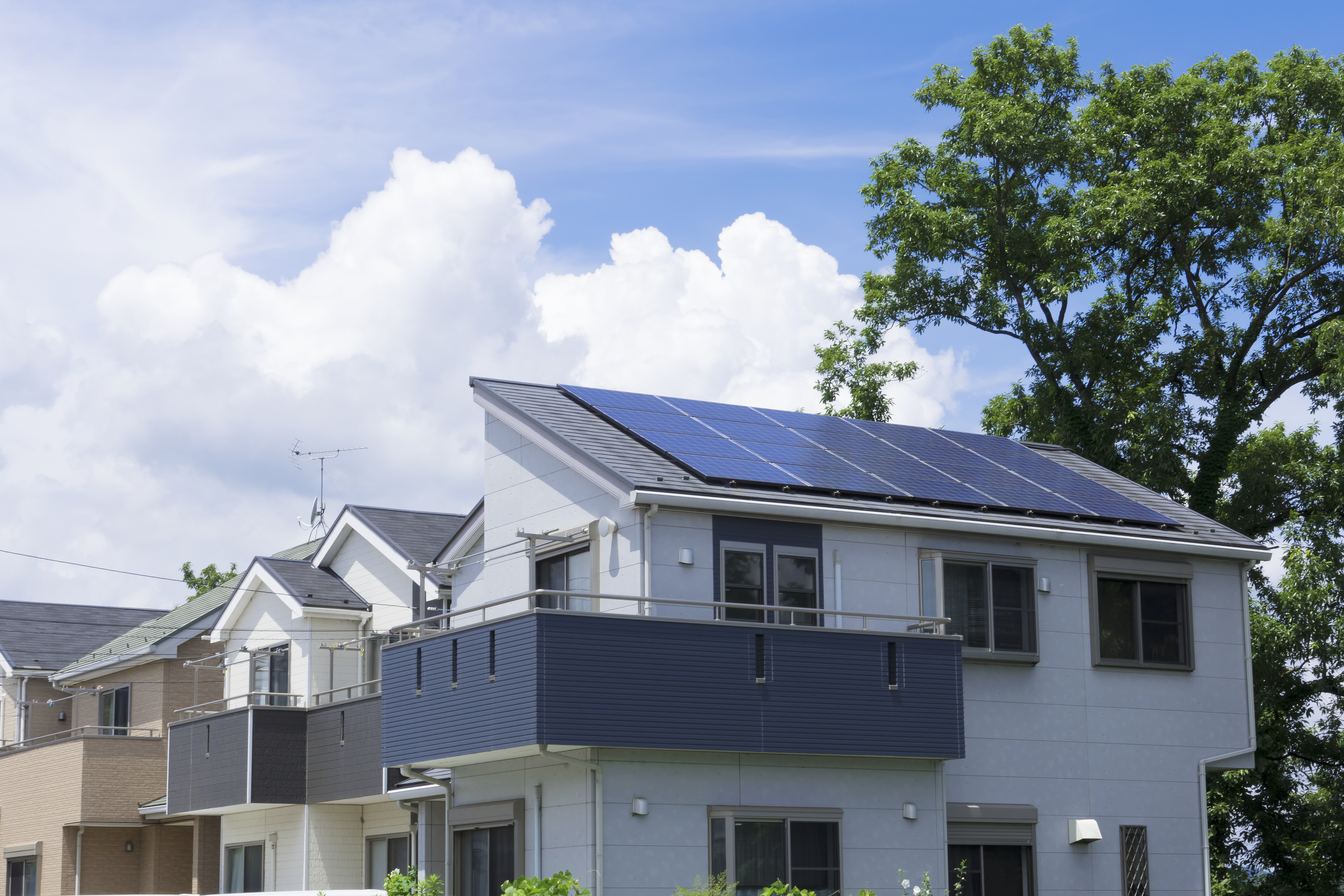 Decentralized Energy: How Blockchain Empowers Community Power