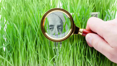 Mutual Fund Fees: Understanding Hidden Costs & Minimizing Expenses