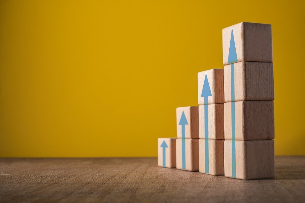 Understanding Quarterly Revenue Growth: Definition & Calculation