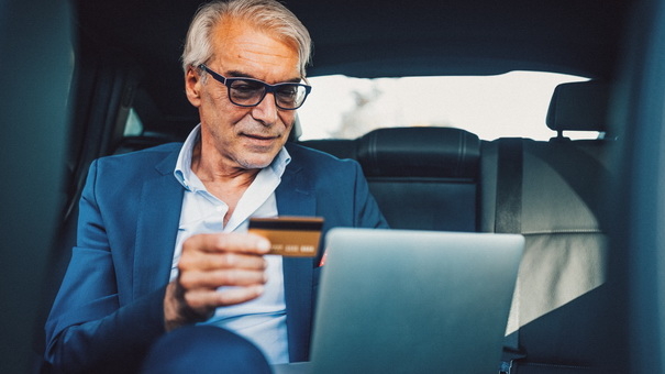 Common Credit Mistakes: Avoid These Pitfalls & Improve Your Score