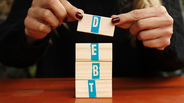 Understanding Debt: 8 Common Causes & Prevention Strategies