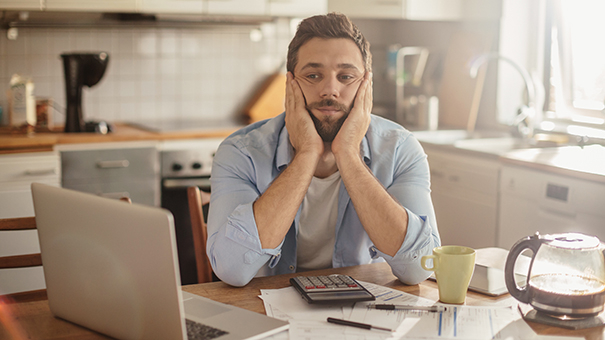 Managing Credit Card Debt During Unemployment: Expert Strategies