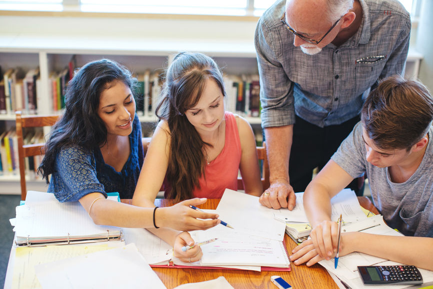 Navigating College Finances: FAFSA, Student Loans & Financial Aid for Students