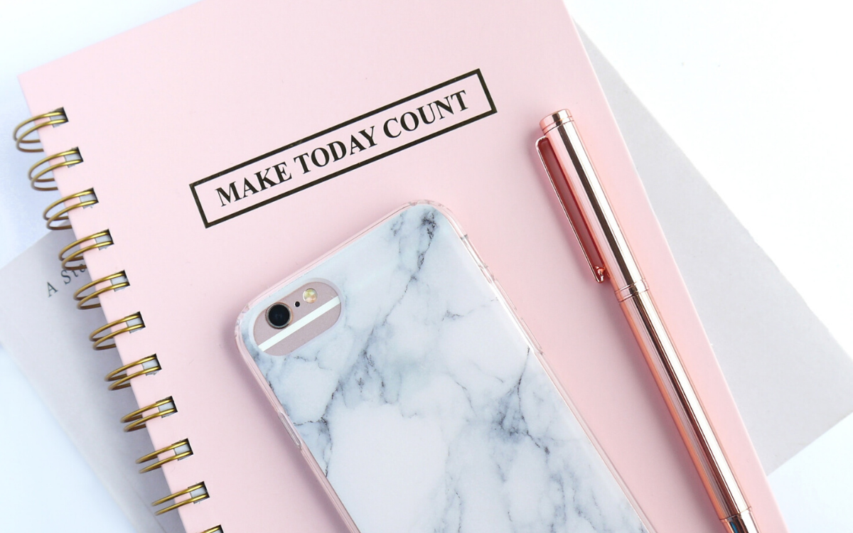 February Financial Goals Checklist: Stay on Track & Achieve Your Financial Objectives