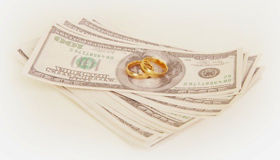 Financial Compatibility: Should You Merge Finances After Marriage?