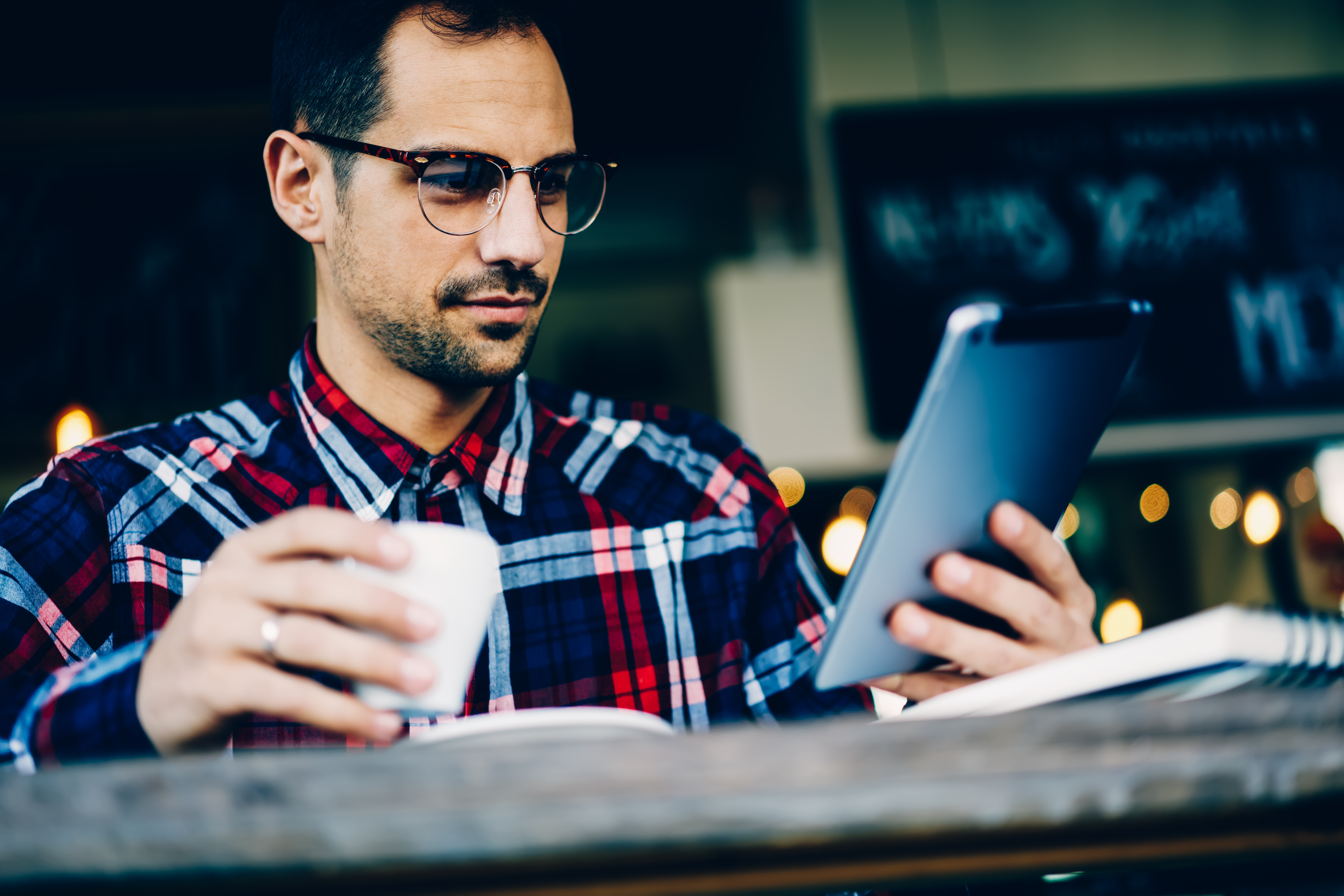 Mortgage Refinancing: Is It Right for You? Pros & Cons