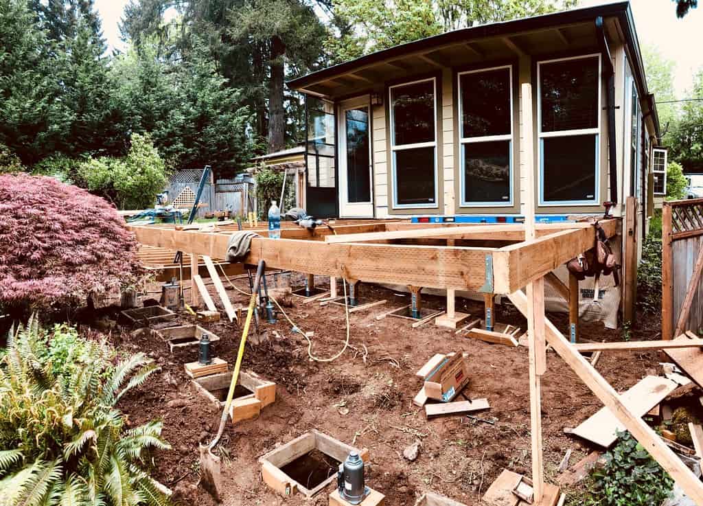 Homeownership Costs: Unexpected Expenses & Budgeting Tips