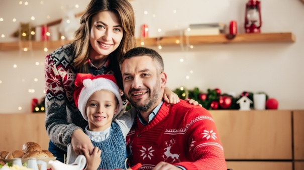 Maximize Holiday Rewards: Earn More Points & Miles This Season