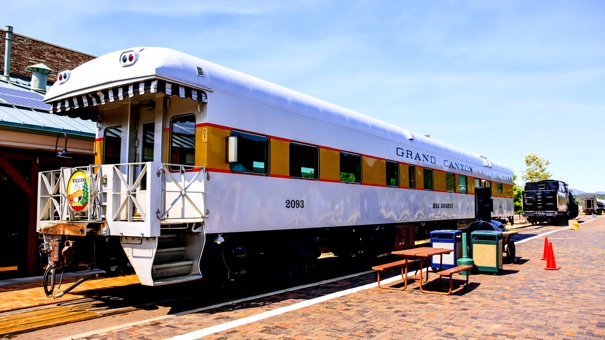 Best Train Journeys in the USA: Scenic Routes & Experiences