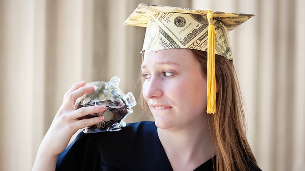 Avoid These 5 Common Financial Mistakes as a New Graduate