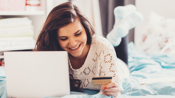 Teen Credit Cards: Benefits, Risks & How to Help Your Teen