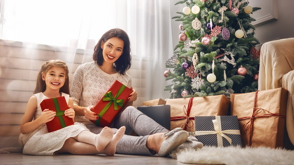 Financial Literacy for Kids: Using Holiday Gift Lists to Teach Money Management