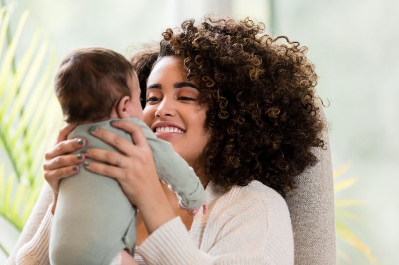 Thoughtful Gifts for New Moms: Celebrate the Arrival of Baby