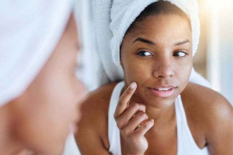 Minimalist Skincare: Achieve Glowing Skin on a Budget | [Your Brand Name]