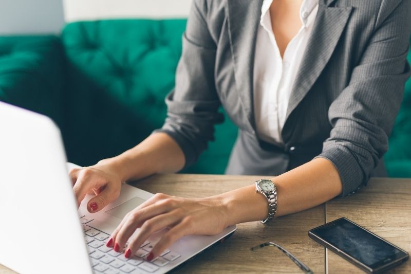 10 Quick Financial Tips for Busy Schedules | [Your Brand/Website]