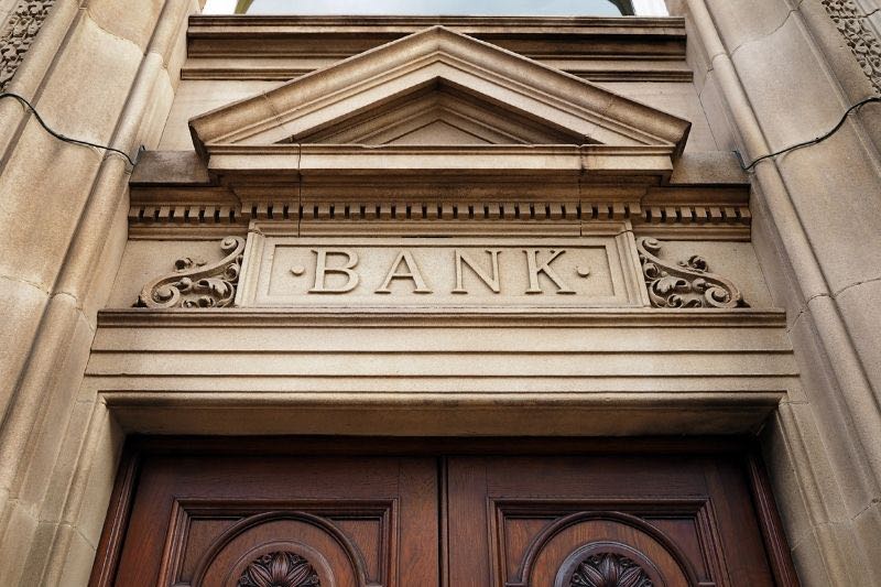 Black-Owned Banks in the U.S.: History, Impact & Current Landscape