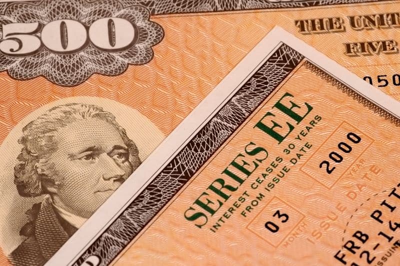 Understanding Savings Bonds: A Safe Investment Option