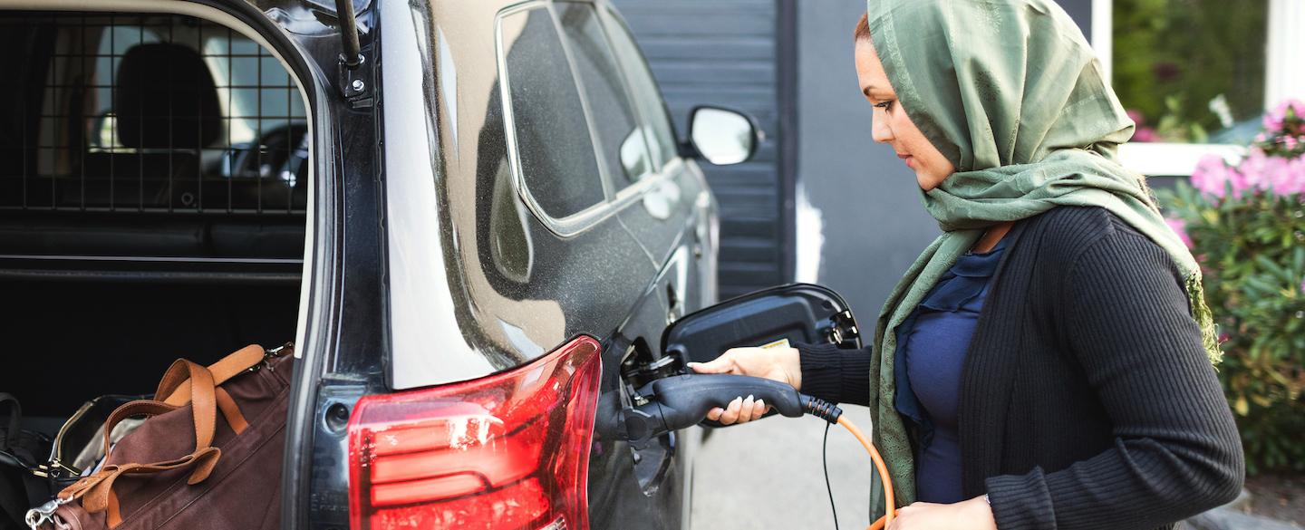 Electric Car Leasing: Costs, Benefits & What to Expect