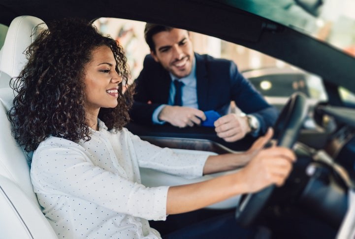 When a Smaller Down Payment on a Car Makes Sense: 4 Scenarios