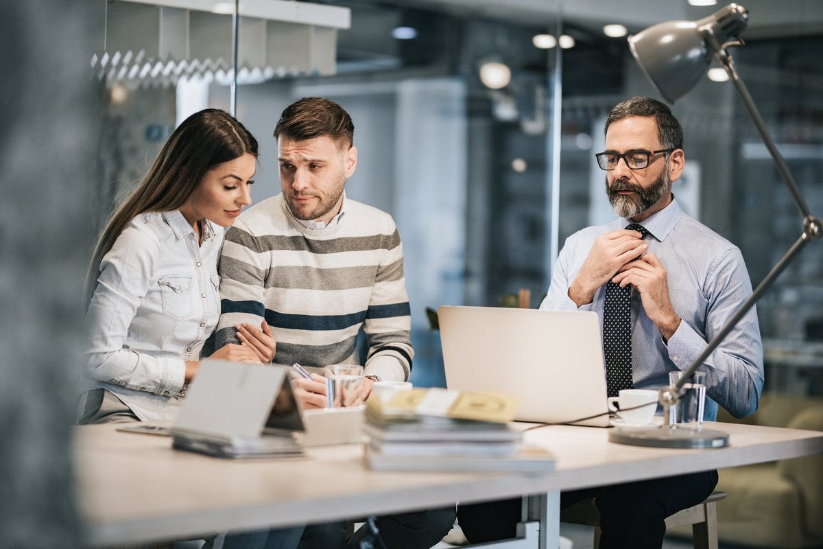 Payday Loans: What They Are & Risks - A Comprehensive Guide