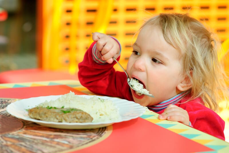Free Kids Eat: 75 Restaurants Offering Daily Deals & Discounts