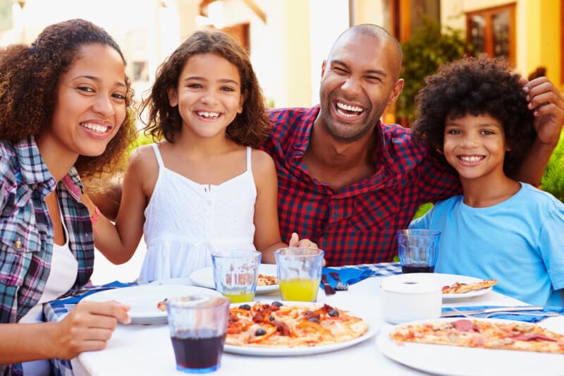 Free Kids Eat: 75 Restaurants Offering Daily Deals & Discounts