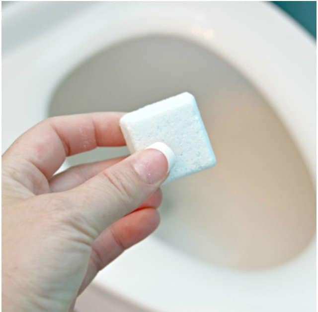 Effective Bathroom Cleaning Hacks: Simple Tips for a Sparkling Clean Bathroom