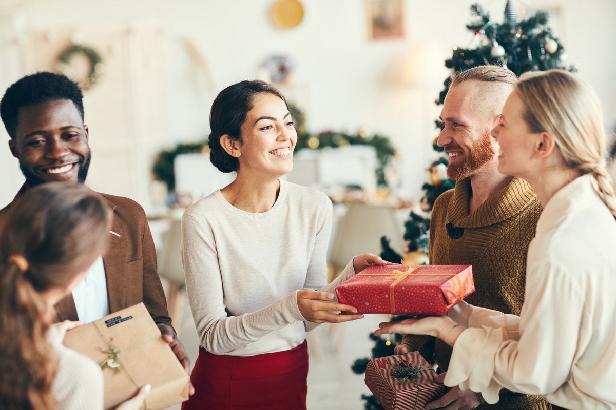 Buy Now, Pay Later (BNPL) for Holiday Shopping: Risks & Rewards