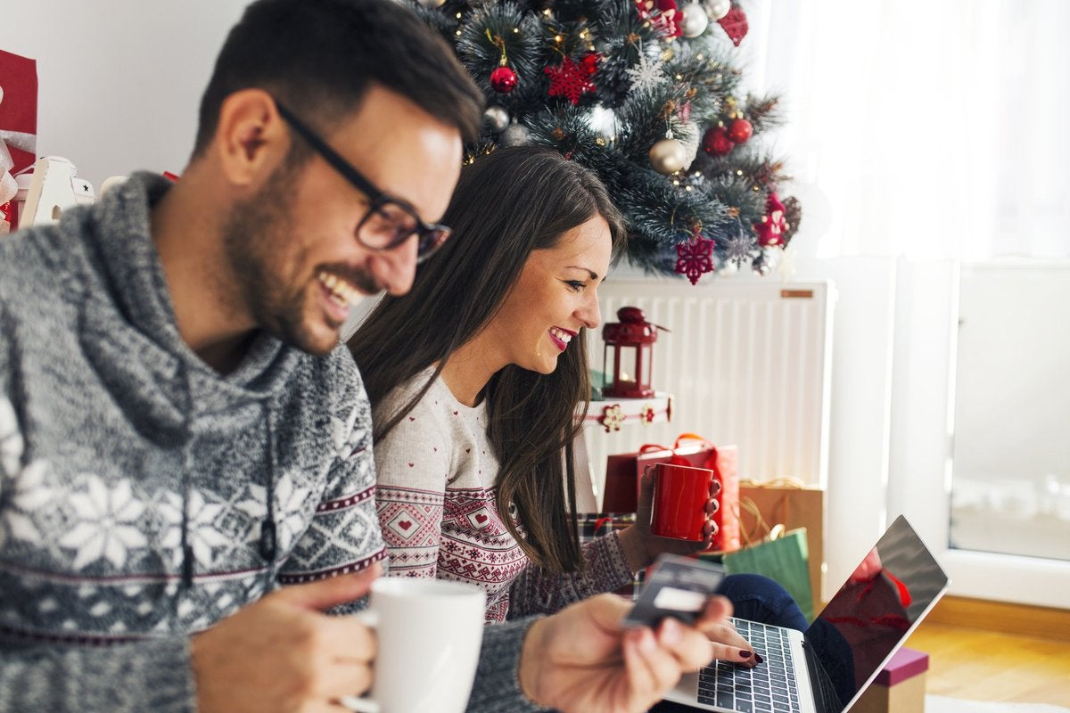 Smart Holiday Spending: 5 Expert Tips to Stay on Budget