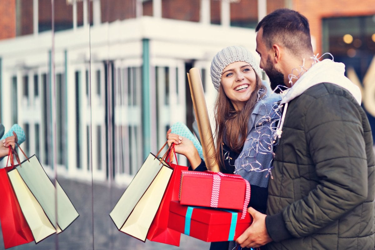 Holiday Spending Forecast: Avoid Debt & Budget Smart This Year