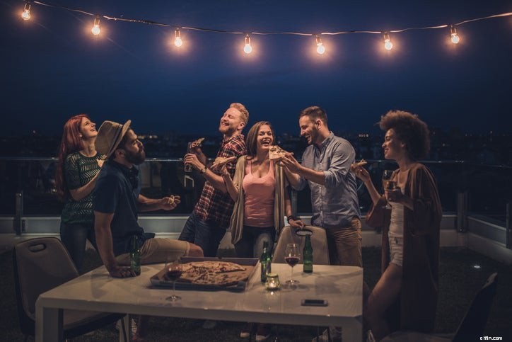 Summer Spending Surge: Americans Increase Spending by $765/Month Amidst FOMO