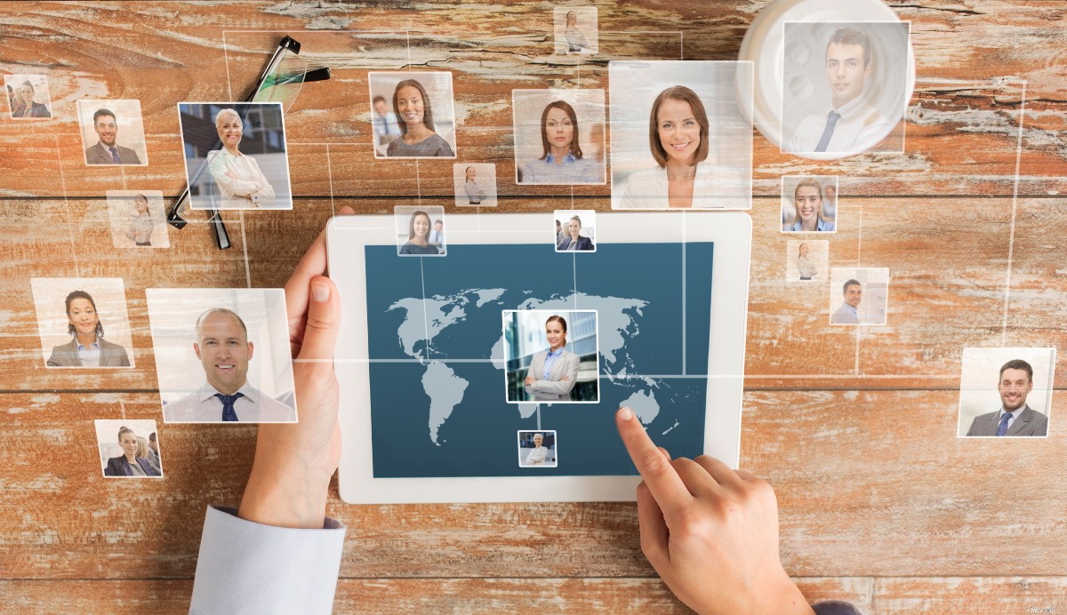 Top 9 Customer Experience Trends Shaping 2024