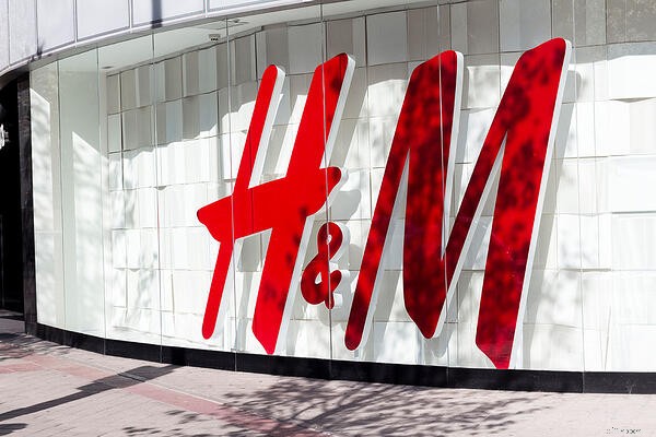 H&M s Supply Chain Strategy: A Case Study in Retail Inventory Control