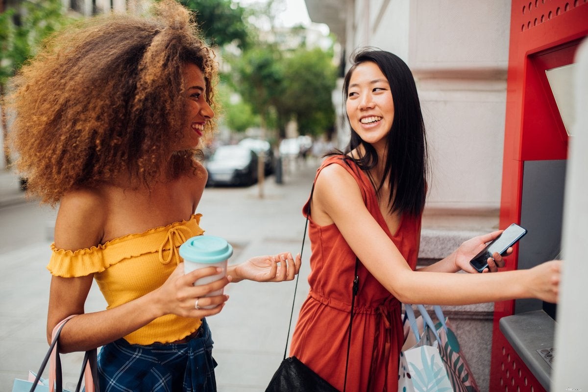 Diversify Your Finances: 3 Benefits of Multiple Bank Accounts