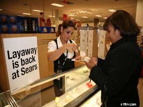 Layaway vs. Credit Cards: Which is Best for Holiday Savings?