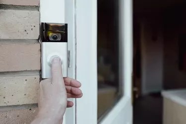 Alarm Dering vs. Alarm Dering Pro:Sistem Keamanan Rumah Mana yang Tepat untuk Anda? 