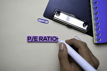 Comprender la relación precio-beneficio (P/E):una guía para inversores 