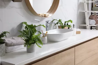 Ide Dekorasi Kamar Mandi Musim Panas:Segarkan Ruangan Anda dengan Anggaran Terbatas 