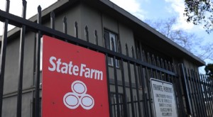 State Farm Mengumumkan Dividen Asuransi Mobil $5 Miliar untuk Pelanggan 