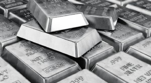 Silver vs. Gold: 14 Reasons Why Silver Might Be the Better Investment