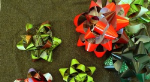 Ideas sostenibles para envolver regalos:alternativas ecológicas para las fiestas 