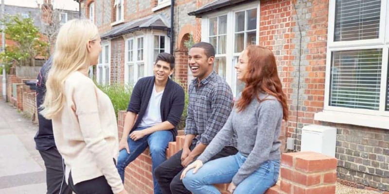 Invertir en propiedades de alquiler en College Town:ventajas, desventajas y estrategias 