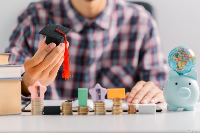 Membangun Kebebasan Finansial:Mengapa Perbankan Perguruan Tinggi Penting 